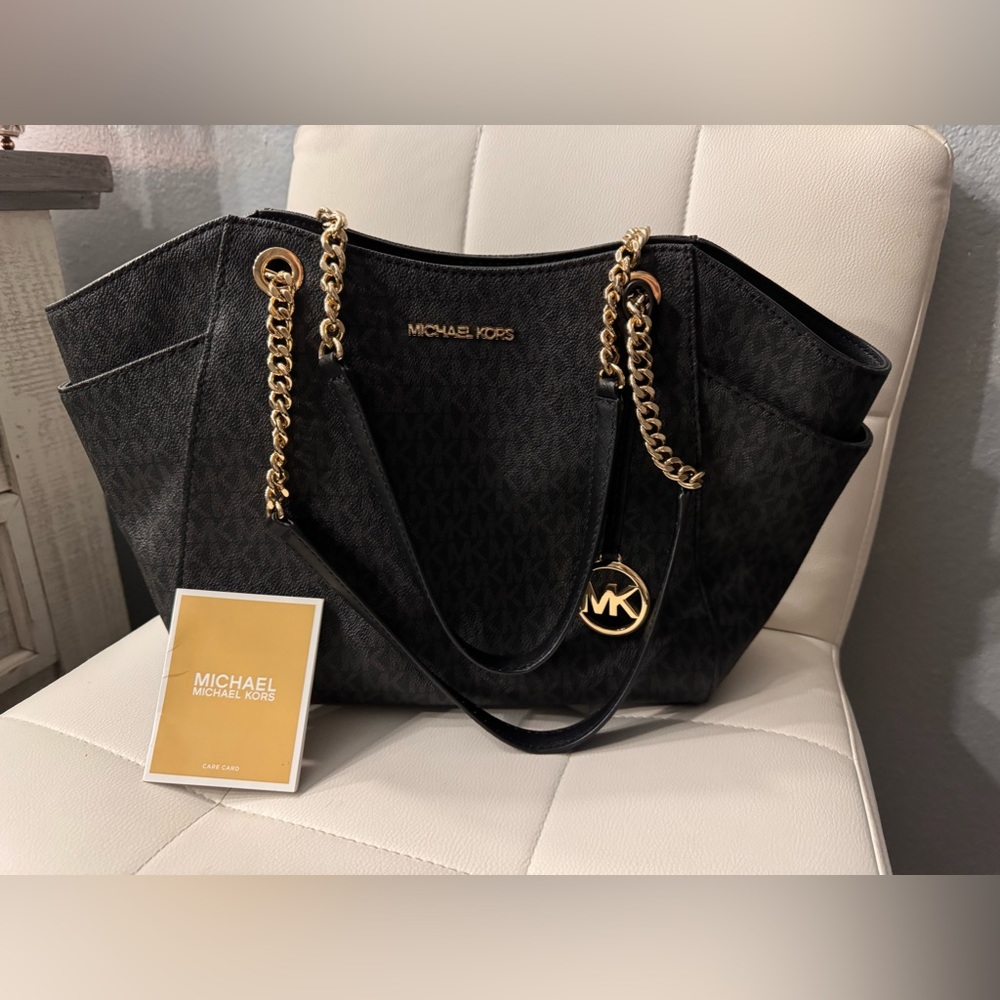 Michael kors purse